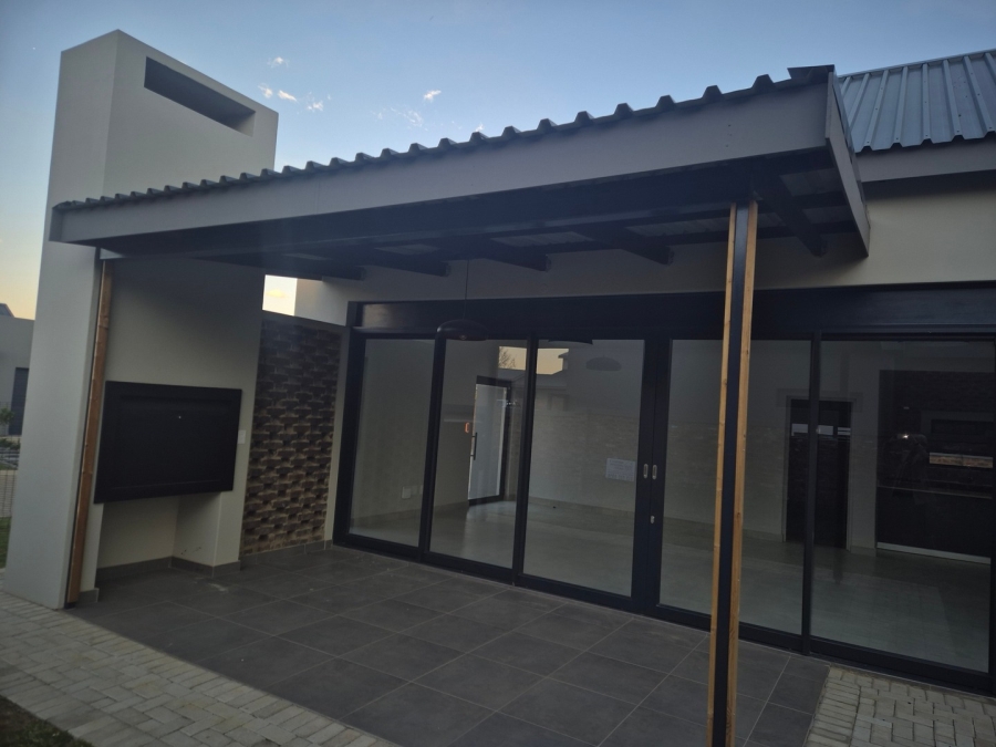 To Let 3 Bedroom Property for Rent in Van Der Hoff Park North West